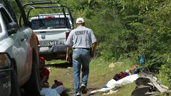 Армия превзе град в Мексико след убийството на десетки студенти (снимки)