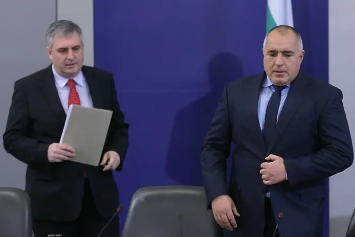 Борисов прие оставката на Калфин