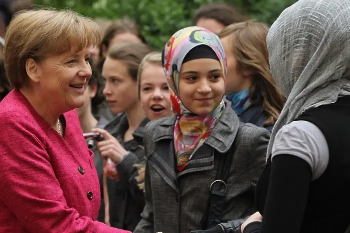 Соцпровинции искат от Меркел нов закон за мигрантите
