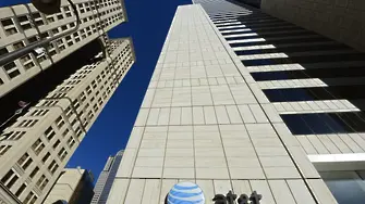 AT&T купува медийния гигант Time Warner