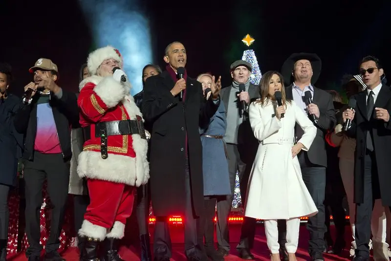 Как Обама пее Jingle Bells (ВИДЕО)