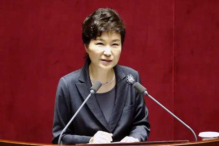 Южна Корея арестува бившата си президентка