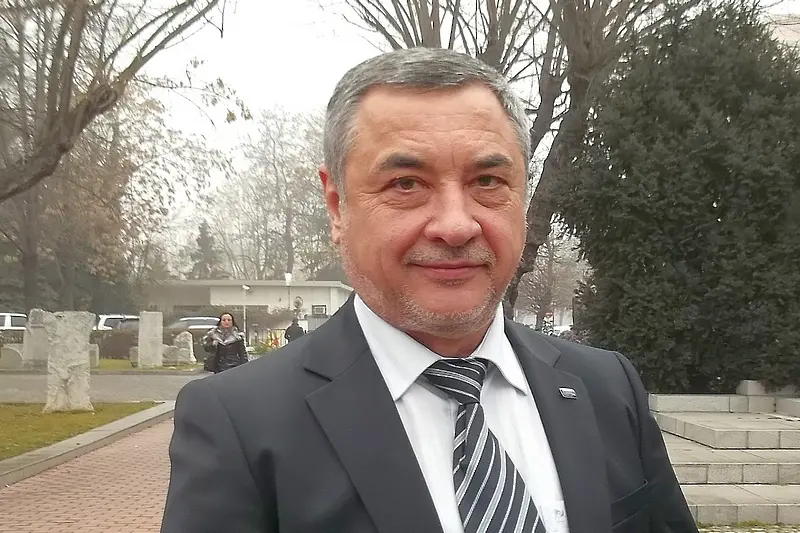 Валери Симеонов: Седя си кротко в Бургас, нямаме среща с ГЕРБ