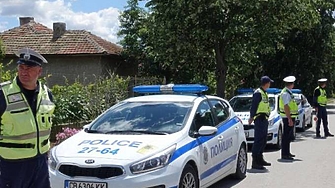 В 13 00 ч днес всички автопатрули на полицията да спрат