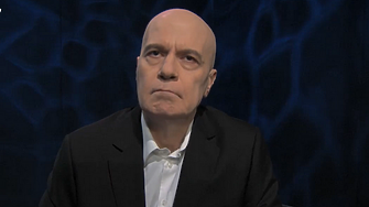 Шоуменът и лидер на Има такъв народ Станислав Трифонов пак