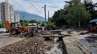 От осем сутринта е спряно движението на влаковете в междугарието