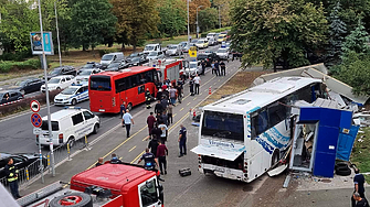 Двама полицаи загинаха в Бургас в сряда рано сутринта при
