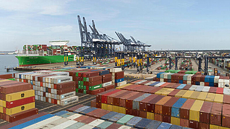 Първият ден от планирана стачка в най голямото пристанище за товарни