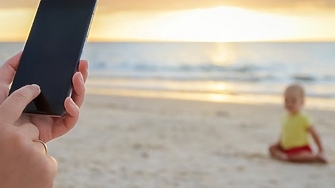 Потребителите ползват смартфоните си все по дълго средно над 3