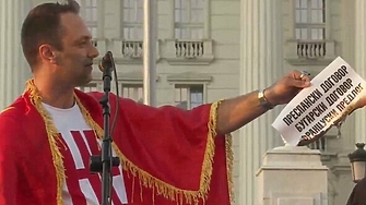 Ламбе Алабаковски който преди няколко месеца запали входната врата на