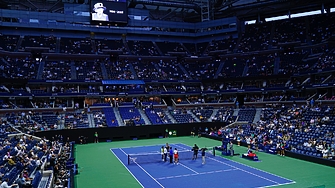 Водачката в световната ранглиста Ига Швьонтек Полша и Онс Жабюр