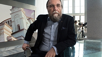 Певецът на Любе Николай Расторгуев философът Александър Дугин и най големият акционер в