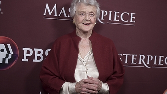 Родената във Великобритания актриса Анджела Лансбъри която през своята продължила