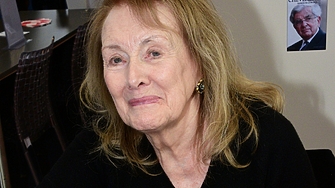 Френската писателка Ани Ерно която спечели Нобеловата награда за литература