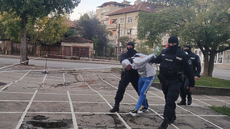 Полицейска операция срещу престъпността и нарушаване на политическите права на