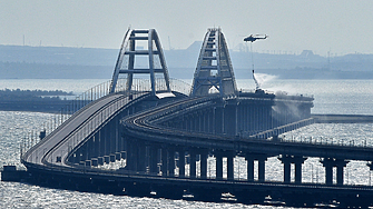 Драматичното взривяване на стратегическия Керченски мост свързващ Русия с Крим