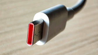 Портът USB C става задължителен за мобилните телефони таблетите и слушалките и
