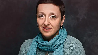 Беше красив мъж Нямаше да го забележи никога защото бездомниците