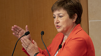 Време е Китай да рекалибрира политиката за нулев COVID да спре масовите