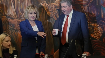 Удължаването на бюджета все пак днес успя да мине на