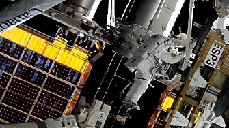 Двама американски астронавти се разходиха в космоса около Международната космическа