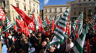 Правителството на Италия е готово да национализира притежаваната от Лукойл