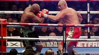 Тайсън Фюри имаше тотално превъзходство срещу Дерек Чисора в третия