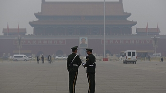 Китай санкционира двама американци в отговор на санкции на САЩ