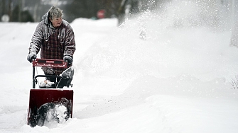 Обилен снеговалеж причини смъртта на 17 човека в Япония над