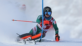 Алберт Попов се класира на десето място в нощния слалом