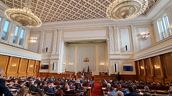 По традиция новата парламентарна сесия започна с декларации на парламентарните