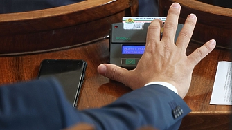 Наистина в историята е показано доказано че който пипа клас пада