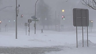 Двадесет и осем са вече жертвите на снежната буря връхлетяла САЩ