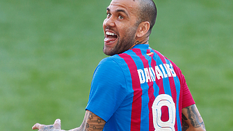 Футболната звезда Дани Алвеш бе арестуван днес в Барселона заради