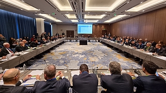 Макар и служебно правителството на Гълъб Донев не се поколеба