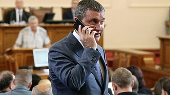 Дългогодишният министър на финансите преди това зам министър и в трите правителства