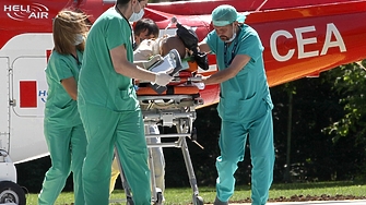 Фарсът около опита на страната да купи или поне наеме