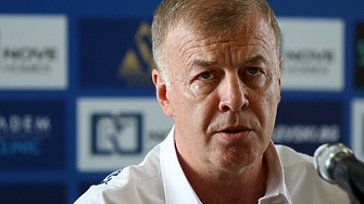 Наско Сираков използва официалната страница на Левски във Фейсбук за