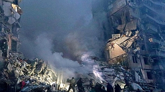 Анна Гин е журналистка и писателка живее в украинския град Харкив