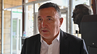 Започна разчистване на речните корита в карловските села Каравелово и