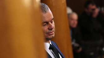 Лидерът на Възраждане и доскорошен депутат Костадин Костадинов е изплатил