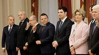 Новото старо правителство на Гълъб Донев бе разпуснато за да бъде