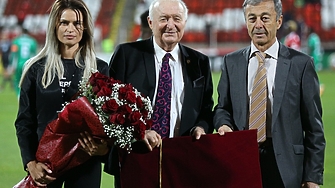 На 78 годишна възраст тази сутрин почина Петър Жеков един от