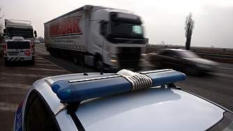 Тежка катастрофа с бус с мигранти стана на магистрала Тракия край