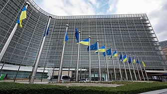 ЕС ще продължи да подкрепя Украйна в политическо икономическо хуманитарно