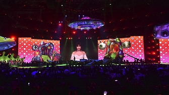 Тейлър Суифт и Хари Стайлс са големите победители на наградите