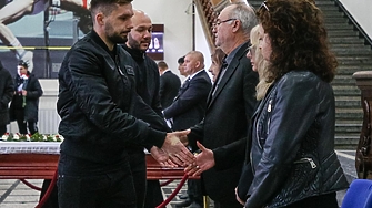 Стотици изпратиха в последния му път една от легендите на