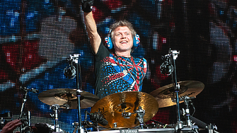 Рик Алън е получил нараняване на главата след брутално нападение от