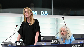 Вие седящите тук войнолюбци ме карате за се чувствам зле