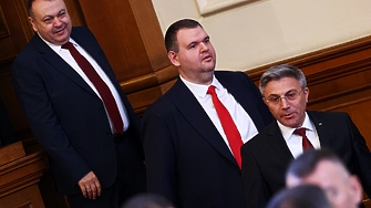 Избирателите независимо че гласуват за различни политически сили са обединени